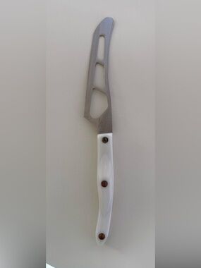 CUTCO Traditional cheese knife